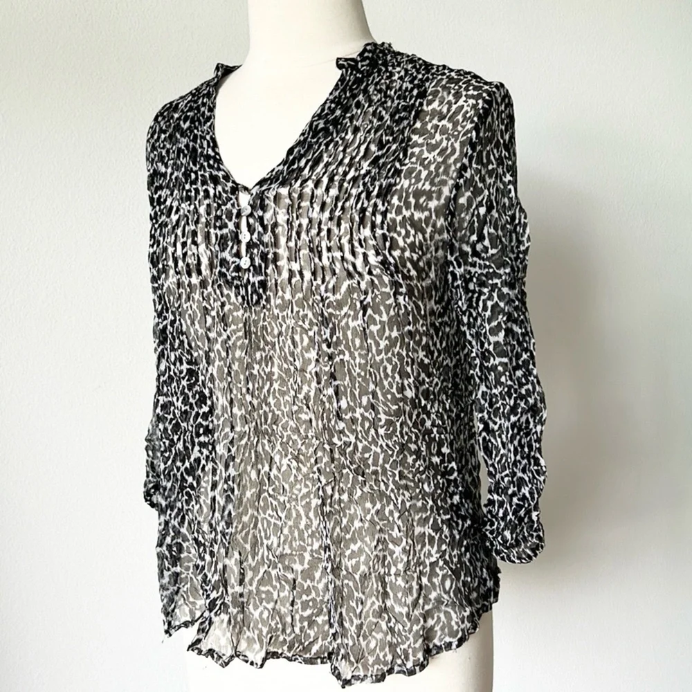 Casual Studio Blouse - Picture 4 of 15